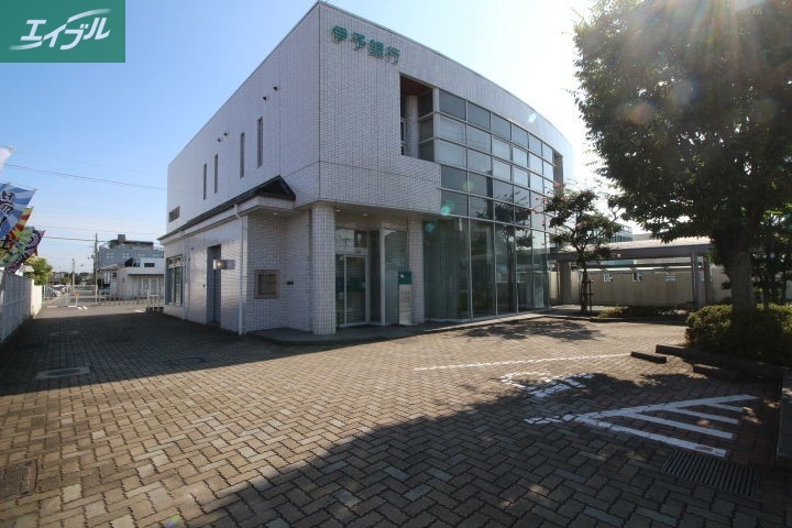 銀行　伊予銀行岡山南支店（銀行）まで895m