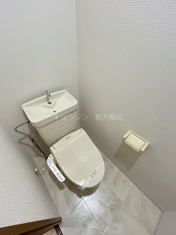 阪急宝塚線 三国駅 徒歩5分 4階建 築29年のトイレ写真