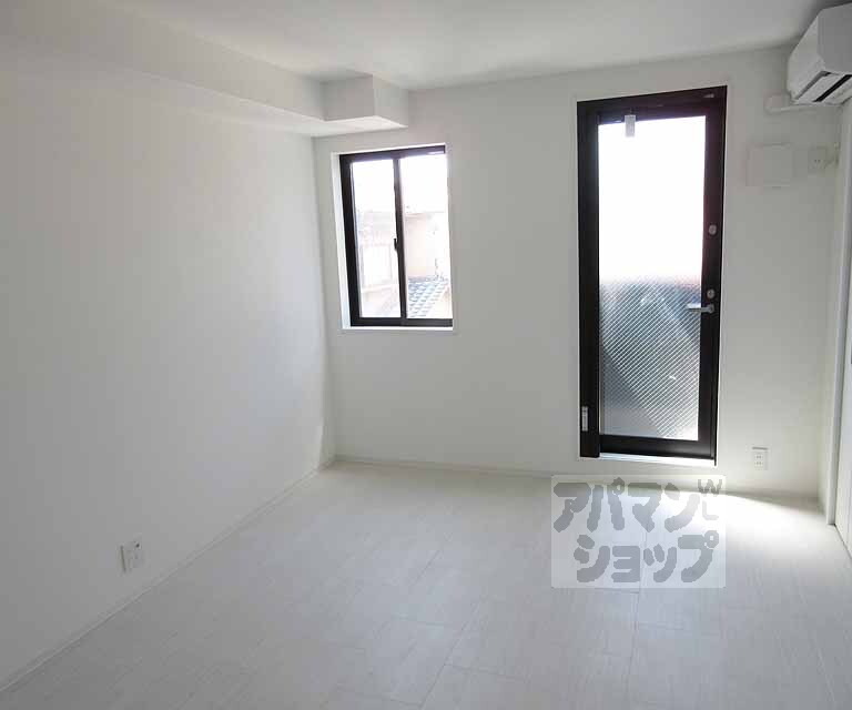 居室・リビング　きれいなお部屋です