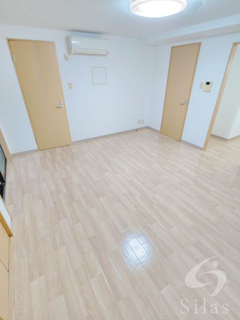 阪神武庫川線 東鳴尾駅 徒歩13分 3階建 築20年の居間写真