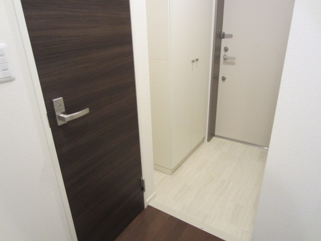 玄関　広いシューズボックス