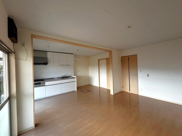 東三方テラスハウス南棟の居間写真