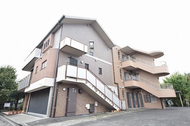 建物外観　★ペット相談・緑が多い閑静な住宅街のマンションです★