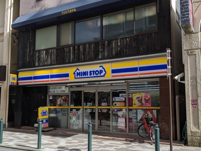 コンビニ　ミニストップ（コンビニ）まで300m