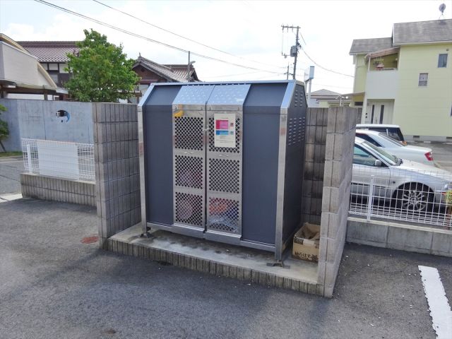 その他共有部分　敷地内ゴミ箱で忙しい朝も安心！