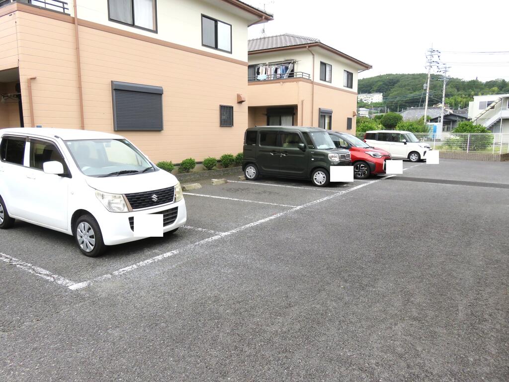 駐車場　令和8年7月撮影
