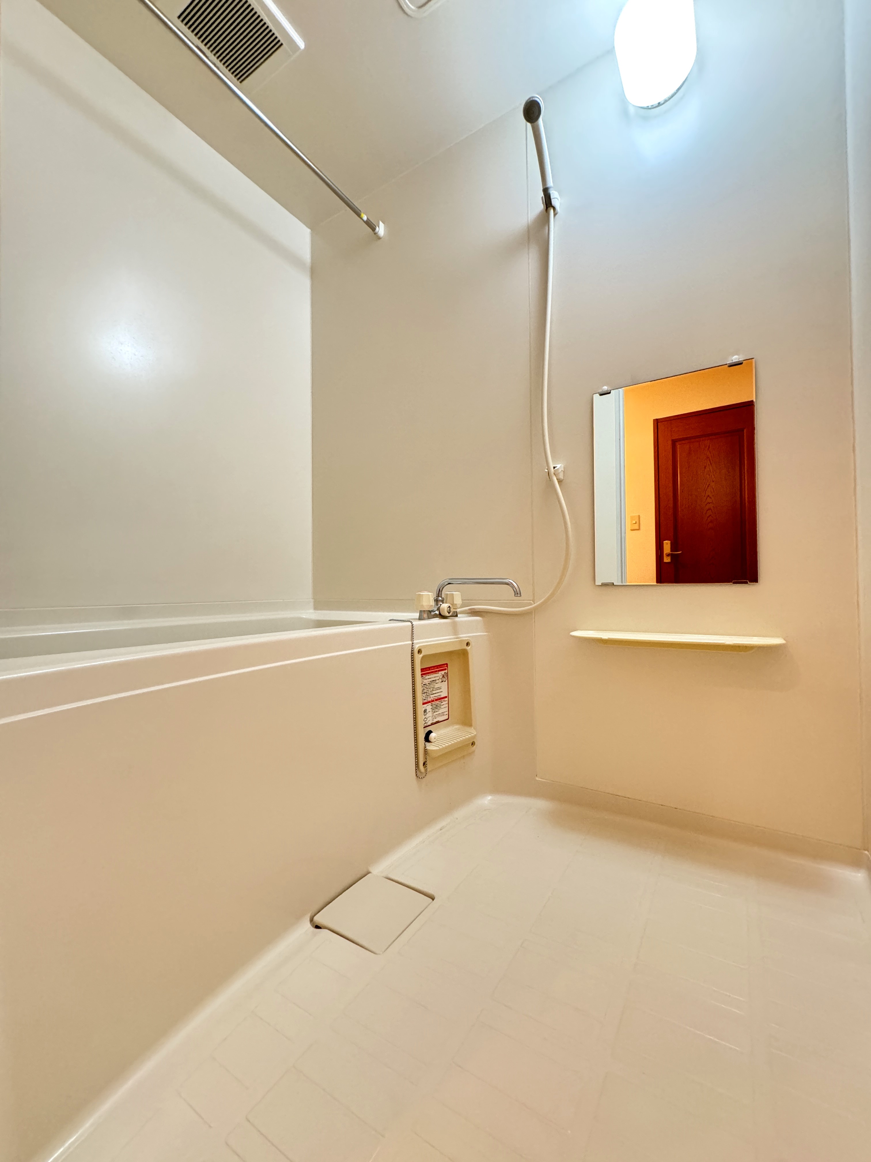 バス・シャワールーム　バスルーム