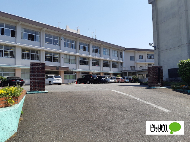 中学校　富士宮市立富士根南中学校（中学校）まで1303m