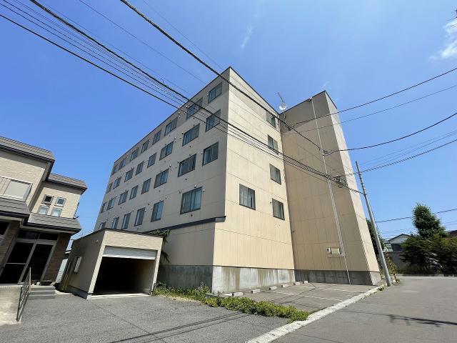 【函館市花園町のマンションの建物外観】