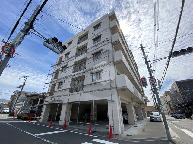 東大阪市西堤学園町のマンションの建物外観
