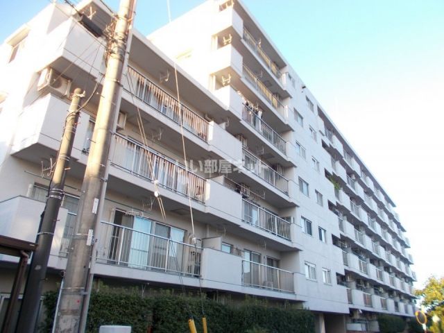 狭山市入間川のマンションの建物外観