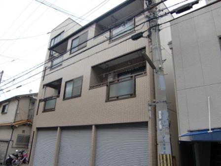 大阪市平野区平野市町のマンションの建物外観