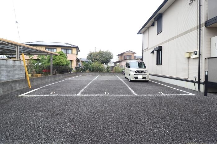 【野田市山崎のアパートの駐車場】