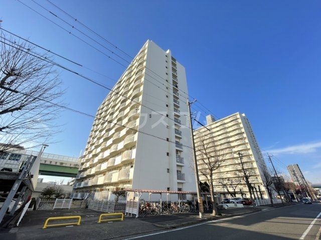 名古屋市中川区山王のマンションの建物外観