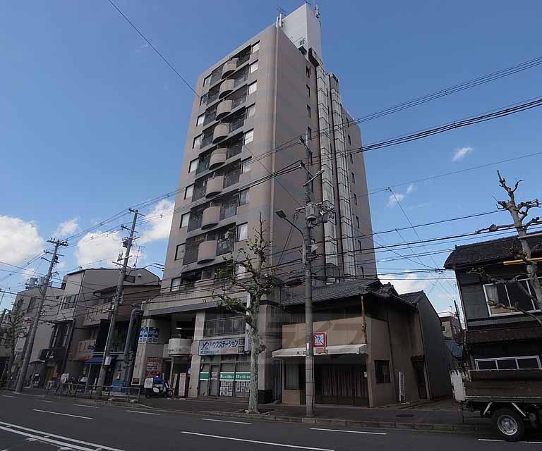 京都市中京区壬生仙念町のマンションの建物外観