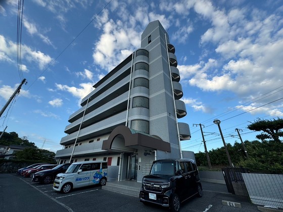 【廿日市市平良のマンションの建物外観】