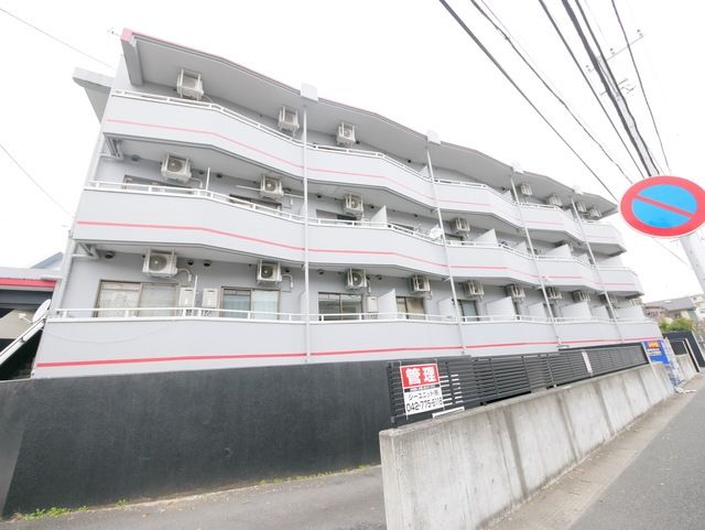 川崎市多摩区長沢のマンションの建物外観