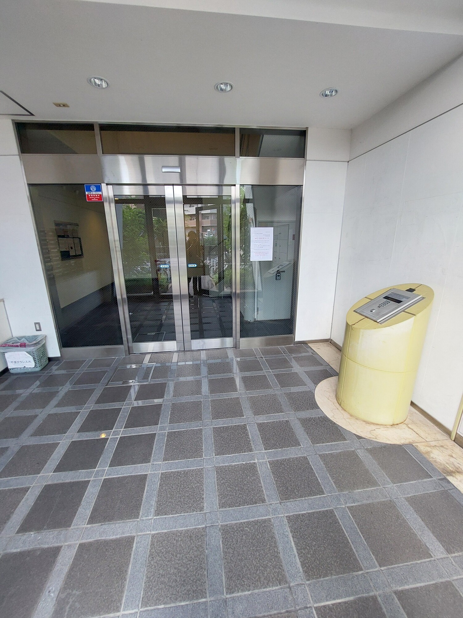 セキュリティ　玄関