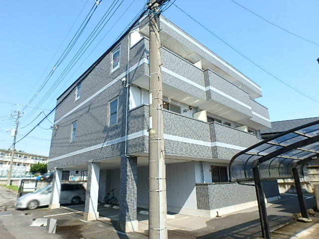 宇都宮市細谷町のマンションの建物外観