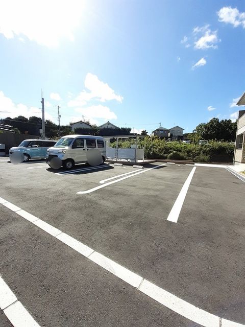 【下関市豊浦町大字川棚のアパートの駐車場】