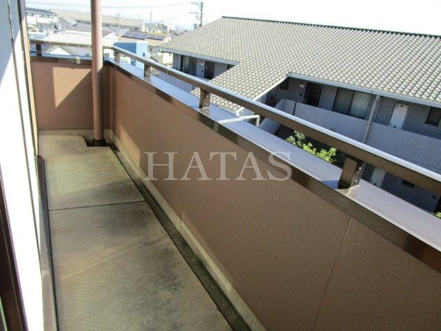 バルコニー　同物件別部屋です。