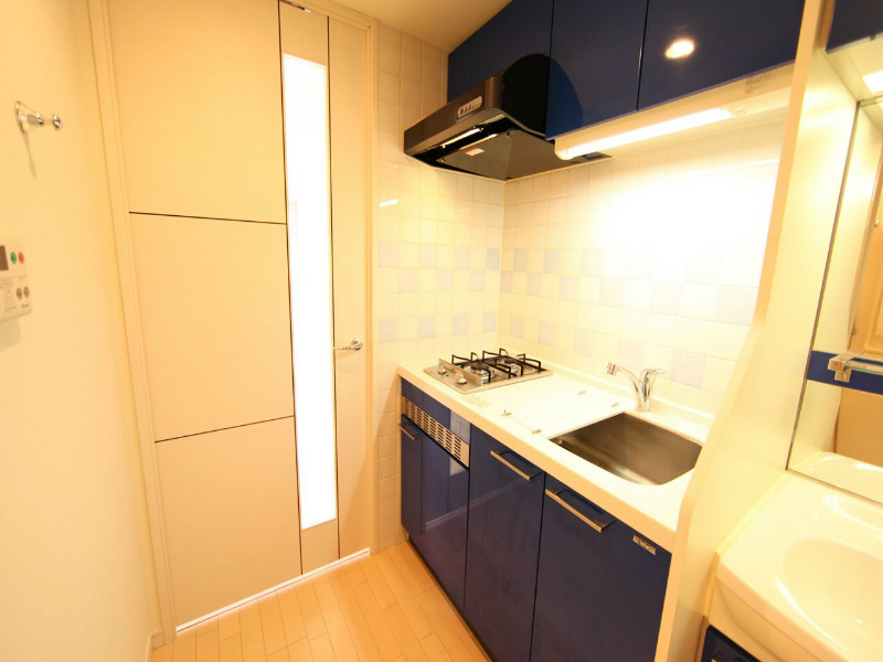 キッチン　システムキッチン（ガス2口）冷蔵庫・レンジ等ご用意できます