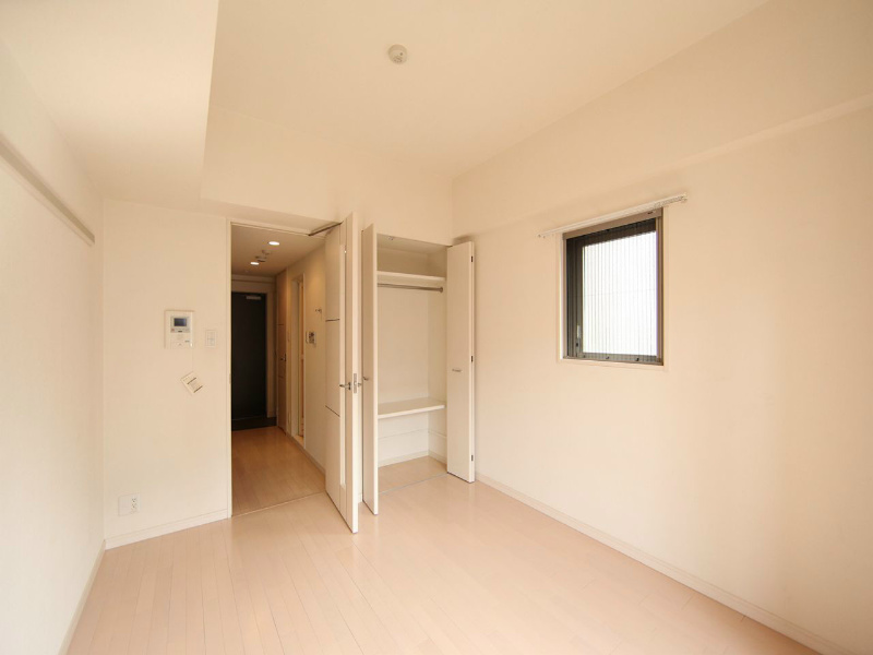 その他　洋室6.8帖　クローゼット付（収納充実してます）