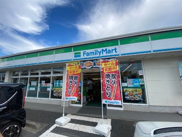コンビニ　ファミリーマート福生多摩橋通り店（コンビニ）まで211m