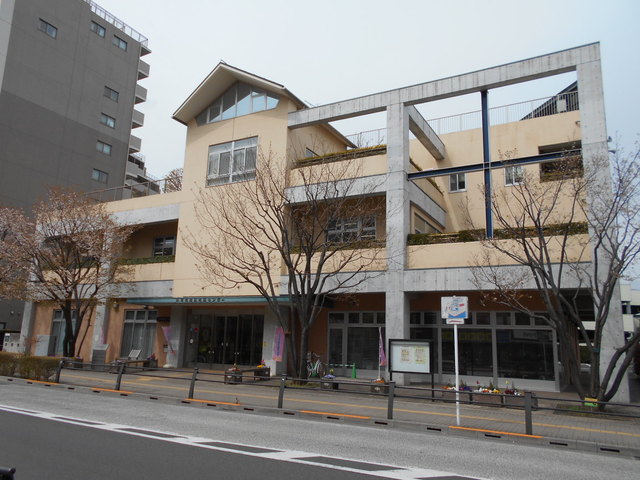 図書館　小平市立花小金井図書館（図書館）まで600m