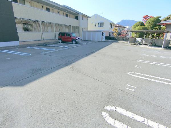 駐車場　★平面駐車場★