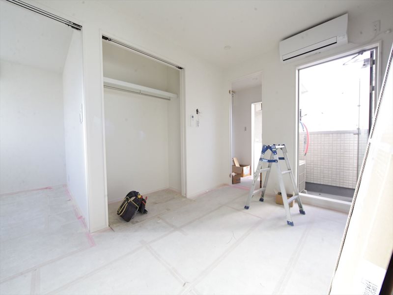 居室・リビング　ＬＤＫ8.0帖　収納充実　バルコニーに面しています