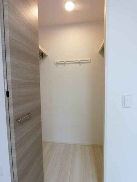 収納　北東洋室・ウォークインクローゼット