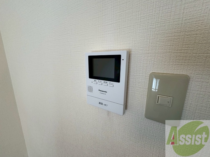 その他設備　ＴＶモニター付インターホンです。来客者の顔が見えるので安心！