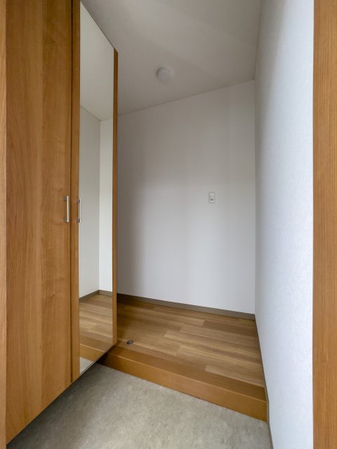 玄関　同物件別号室