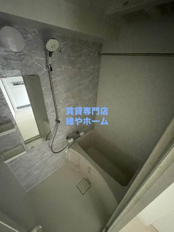 バス・シャワールーム　コンパクトで使いやすいお風呂です
