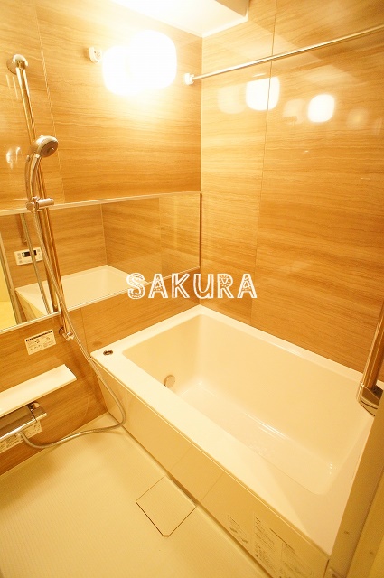 バス・シャワールーム　ご家族や長時間入浴に便利な追い炊き機能付きです♪