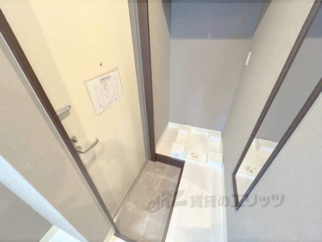 玄関　鏡