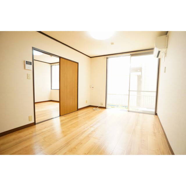 居室・リビング　広々リビングスペース♪