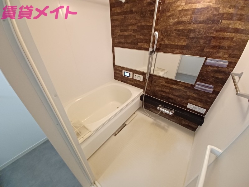 バス・シャワールーム　同型参考写真