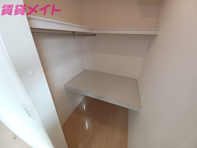 収納　同型参考写真