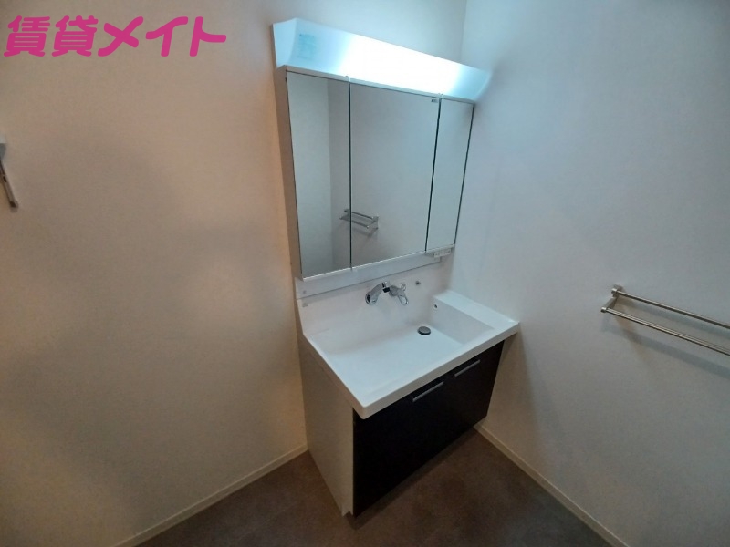 洗面設備　同型参考写真