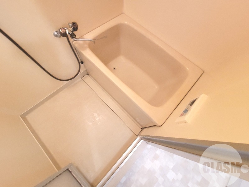 バス・シャワールーム　キレイにリフォームされています♪