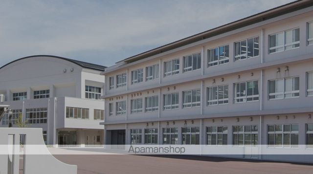中学校　多度津町立多度津中学校（中学校）まで1000m