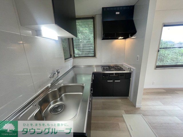 キッチン　★新緑を見ながらお料理はかどります★