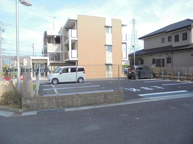 駐車場　駐車場