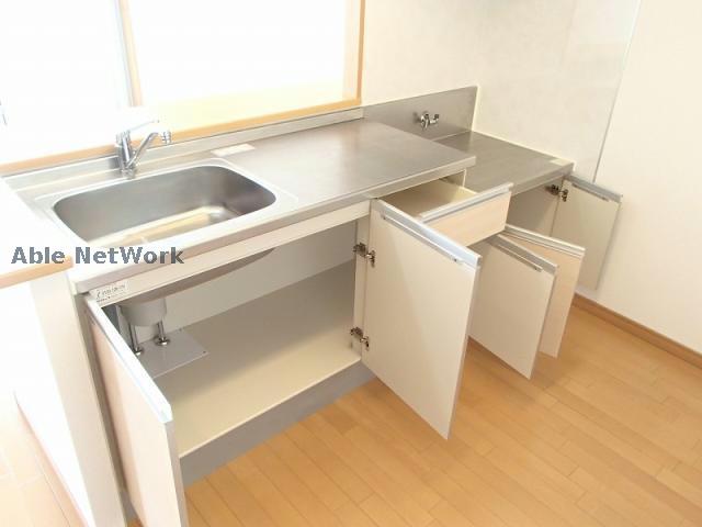 キッチン　※同物件別部屋の写真です。