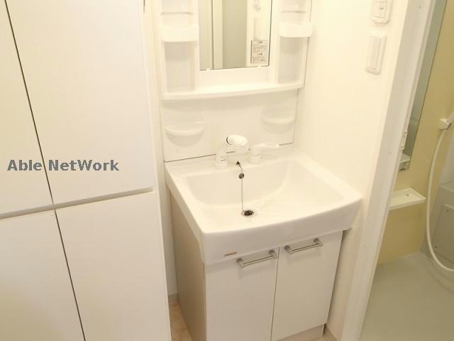 洗面設備　※同物件別部屋の写真です。