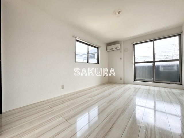 居室・リビング　使いやすい形の為、レイアウトを楽しめます♪