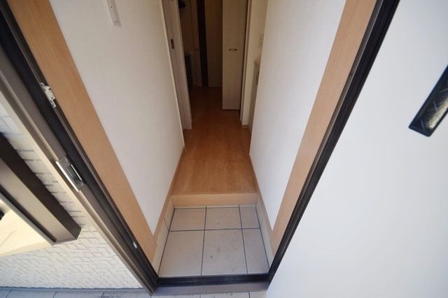 玄関　★開放的な玄関です★