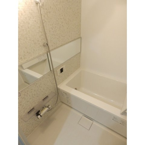 バス・シャワールーム　同物件別部屋参考写真